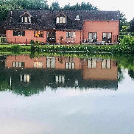 Bransford Farm Fishery & B & B 外观 照片