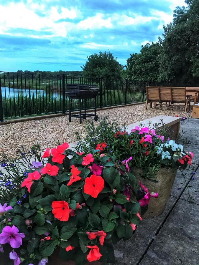 Bransford Farm Fishery & B & B 外观 照片