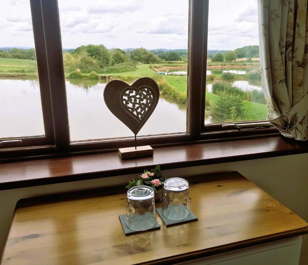 Bransford Farm Fishery & B & B 外观 照片